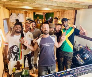 prod_track-files_1482875_extra_pictures_YANGO-ROOTS (1)