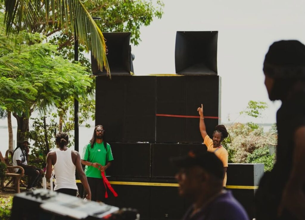 SaveClip.App_637702875_18058147691679573_1260690730671655931_n