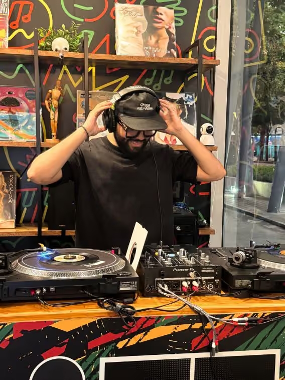 miguel-angulo-frutamannn-dj-selector